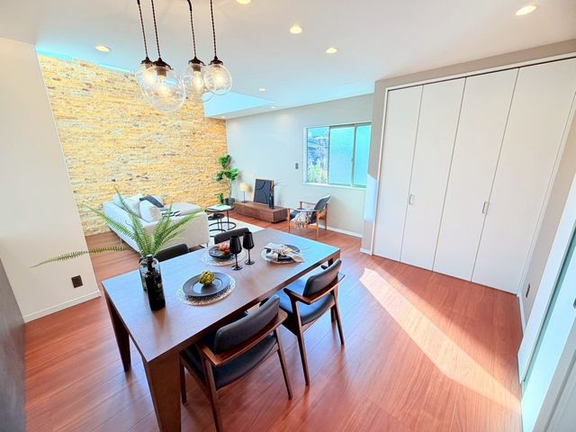 �ޗǌ�����s�Ғ� �̐V�z��ˌ��Ẵ��r���O