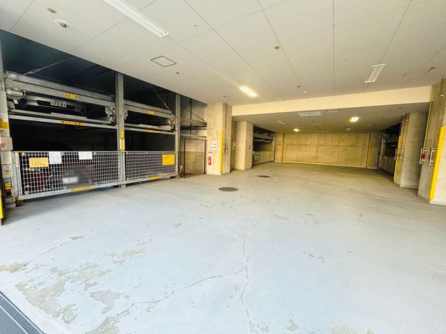 �ޗǌ�����s�R��V�� �̒��Ã}���V�����̒��ԏ�