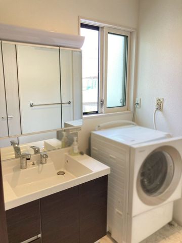 �ޗǌ�����s�����P�u �̒��È�ˌ��Ă̐��ʑ�E���ʏ�