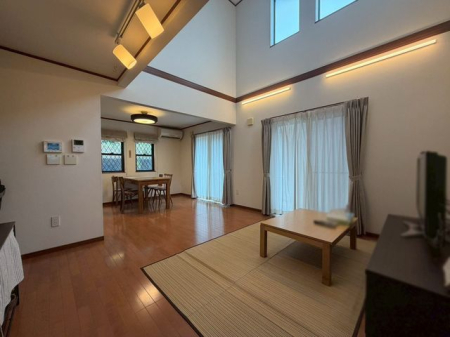 �ޗǌ�����s�땪�� �̒��È�ˌ��Ẵ��r���O