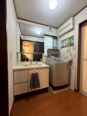 �ޗǌ�����s�땪�� �̒��È�ˌ��Ă̐��ʑ�E���ʏ�