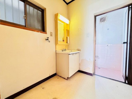 �ޗǌ����S�c���{���厚�{�X �̒��È�ˌ��Ă̐��ʑ�E���ʏ�