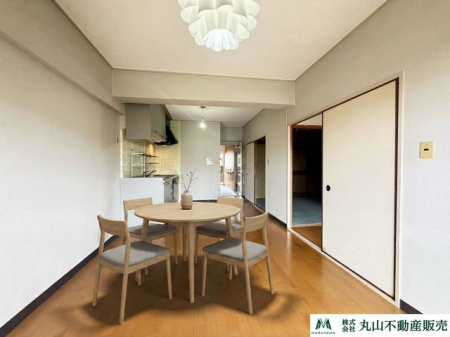 �ޗǌ�����s�Ғ� �̒��Ã}���V�����̃��r���O