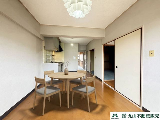 �ޗǌ�����s�Ғ� �̒��Ã}���V�����̃��r���O