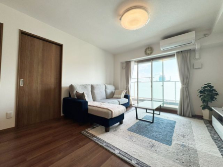 �ޗǌ������s�씪�ؒ�1���ڂ̒��Ã}���V�����̃��r���O