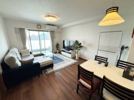 �ޗǌ������s�씪�ؒ�1���ڂ̒��Ã}���V�����̃��r���O