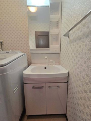 �ޗǌ��ޗǎs�쒬 �̒��È�ˌ��Ă̐��ʑ�E���ʏ�
