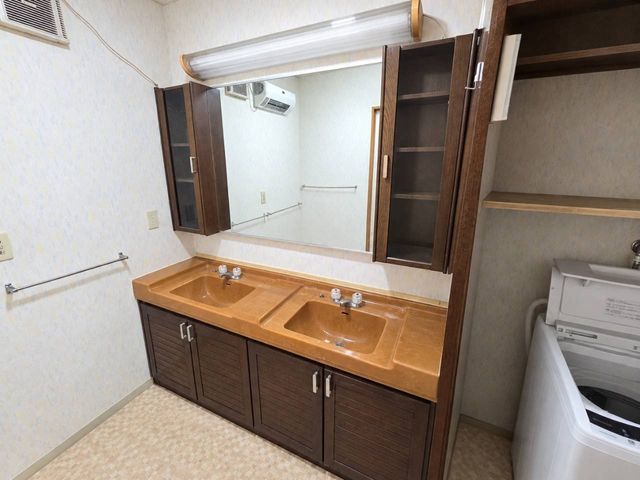 �ޗǌ�����s���̑�2���ڂ̒��È�ˌ��Ă̐��ʑ�E���ʏ�