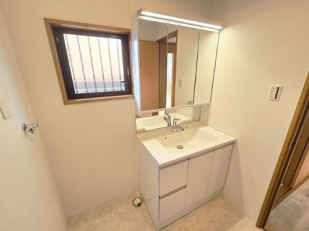 �ޗǌ��ޗǎs���厛�ԓc��2���ڂ̒��È�ˌ��Ă̐��ʑ�E���ʏ�